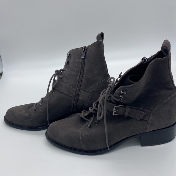 Via Spiga Women’s suede boot size 9 - Picture 3 of 5